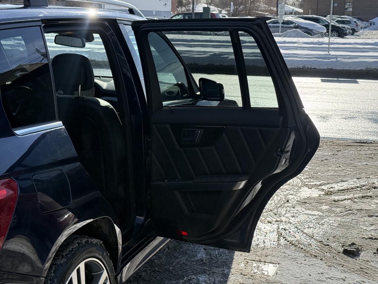 2015 Mercedes-Benz GLK-Class 350 //AMG PKG | LOW KM | PANO | BACK UP CAMERA Photo