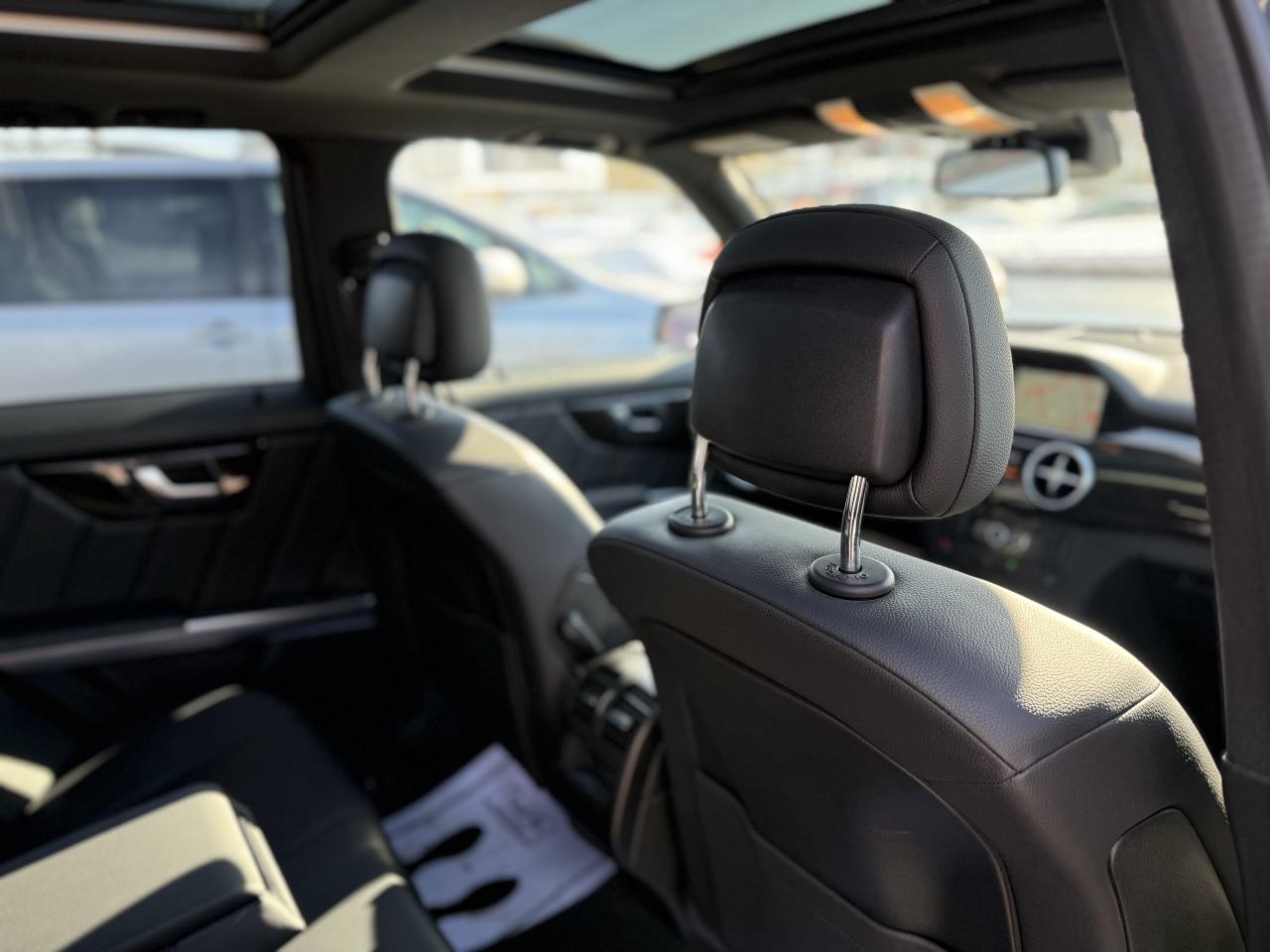 2015 Mercedes-Benz GLK-Class 350 //AMG PKG | LOW KM | PANO | BACK UP CAMERA Photo