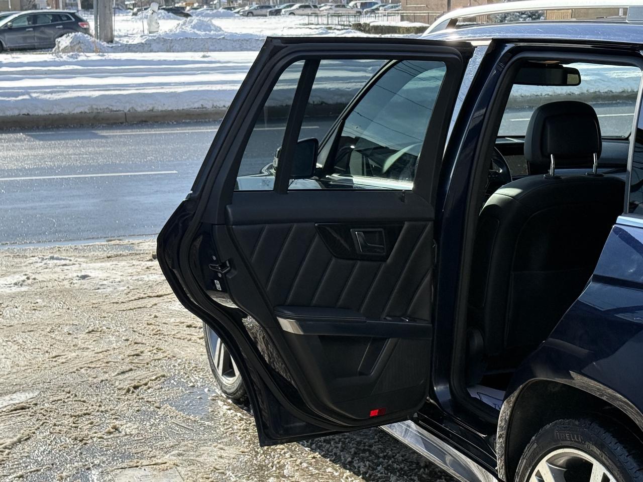 2015 Mercedes-Benz GLK-Class 350 //AMG PKG | LOW KM | PANO | BACK UP CAMERA Photo