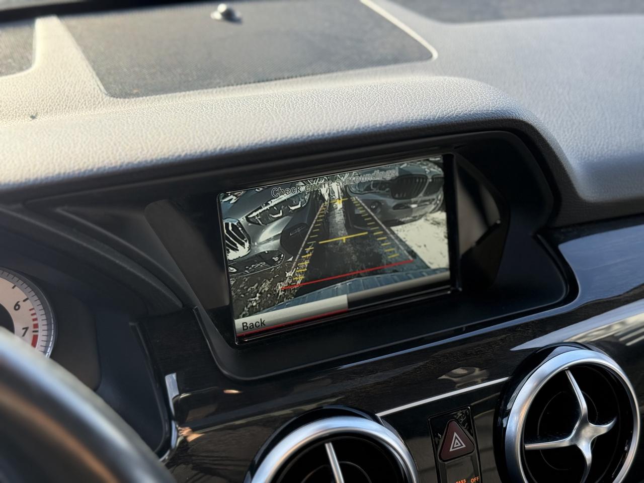 2015 Mercedes-Benz GLK-Class 350 //AMG PKG | LOW KM | PANO | BACK UP CAMERA Photo