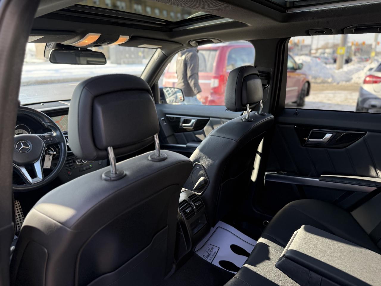 2015 Mercedes-Benz GLK-Class 350 //AMG PKG | LOW KM | PANO | BACK UP CAMERA Photo