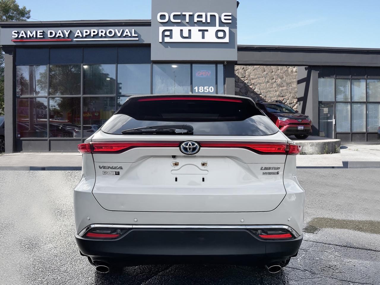 2021 Toyota Venza LIMITED AWD Photo3