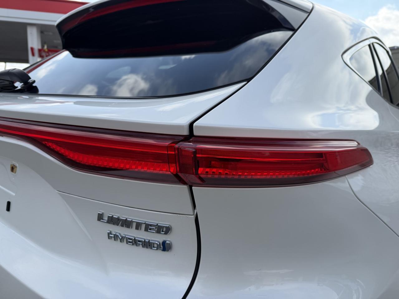 2021 Toyota Venza LIMITED AWD Photo