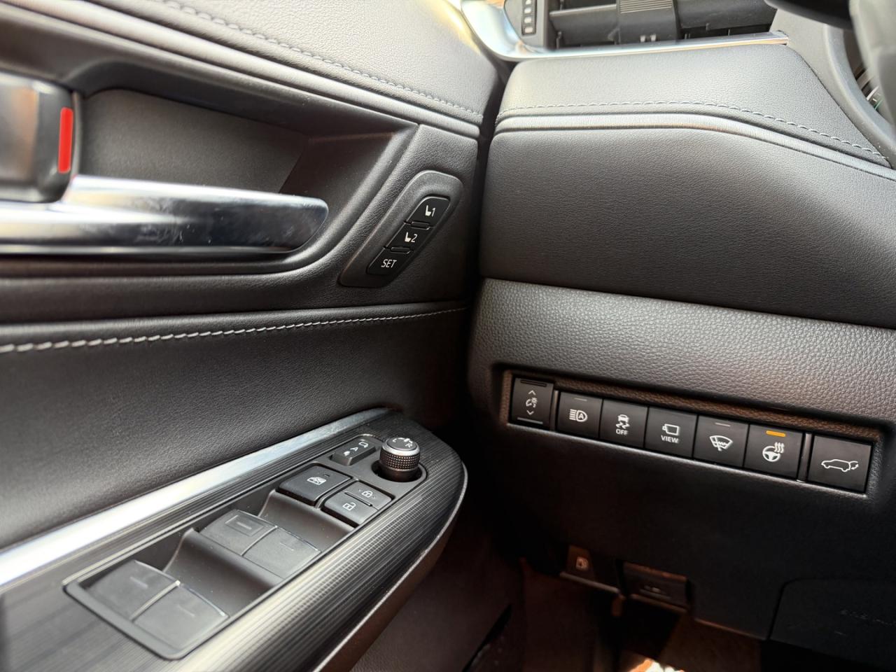 2021 Toyota Venza LIMITED AWD Photo