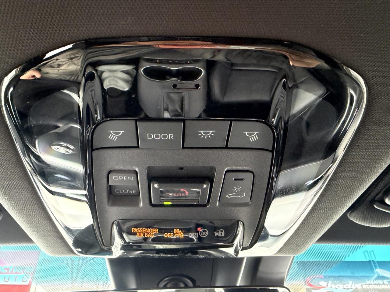 2021 Toyota Venza LIMITED AWD Photo