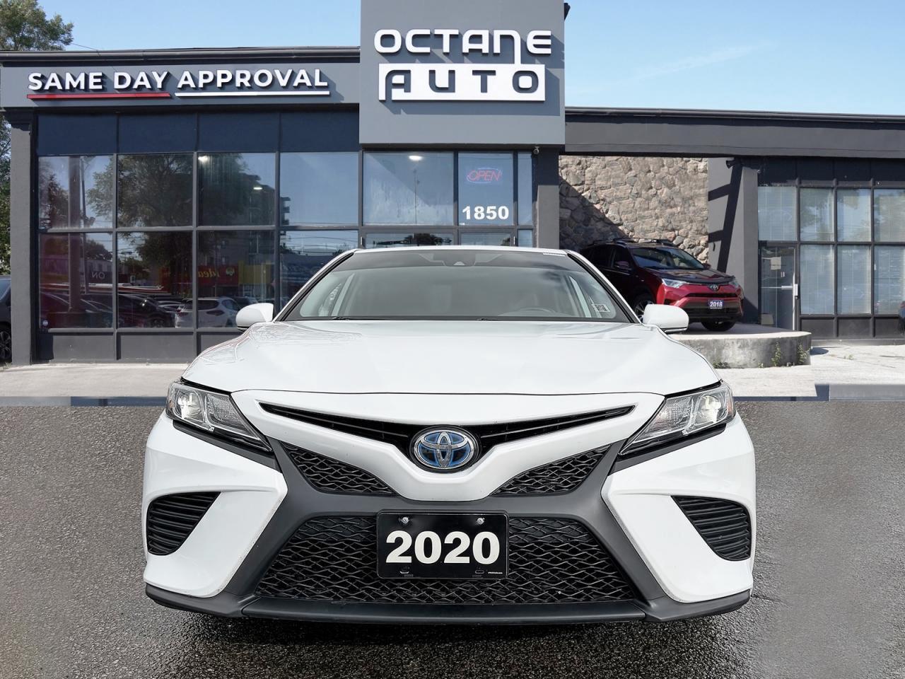 2020 Toyota Camry Hybrid SE Auto Photo