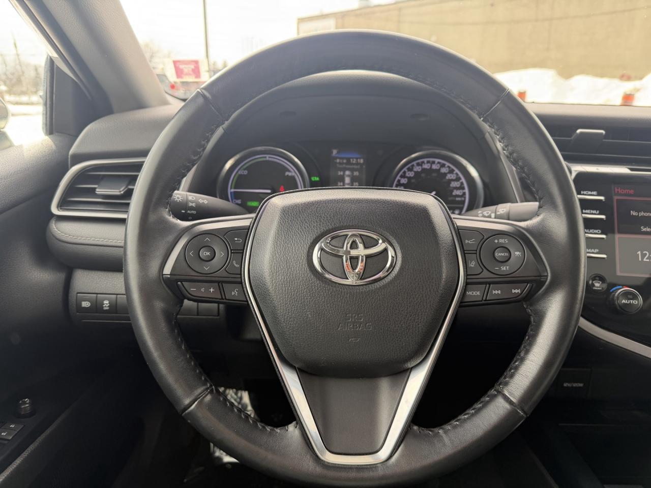 2020 Toyota Camry Hybrid SE Auto Photo