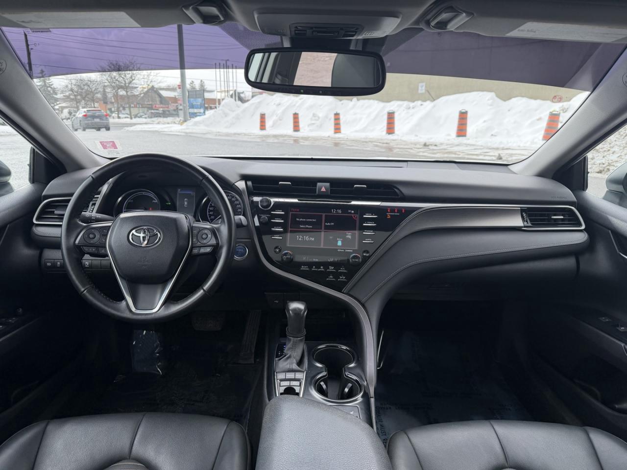 2020 Toyota Camry Hybrid SE Auto Photo