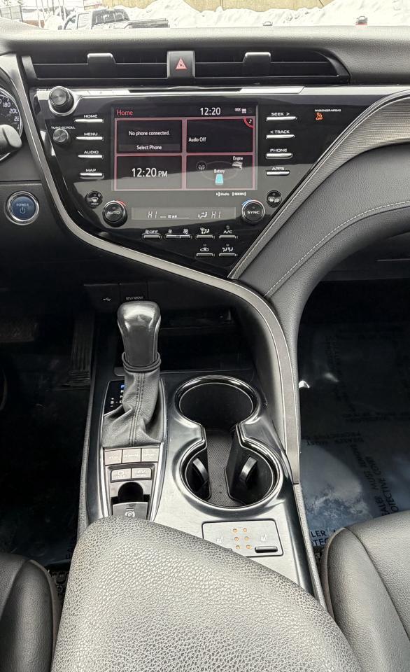 2020 Toyota Camry Hybrid SE Auto Photo