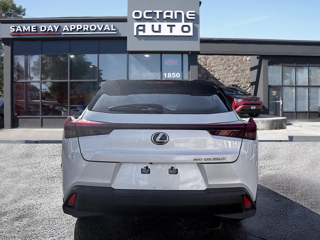 2024 Lexus UX 250H Premium AWD Photo