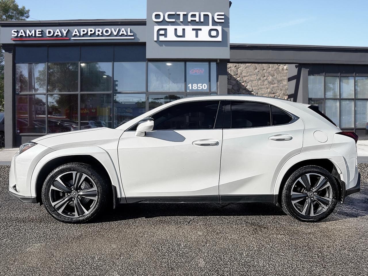 2024 Lexus UX 250H Premium AWD Photo2