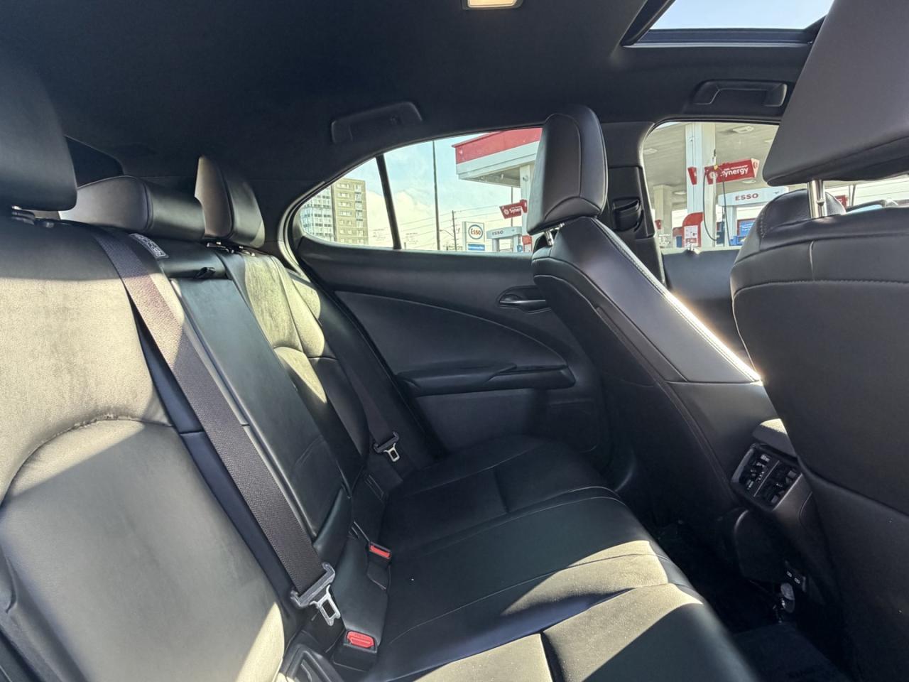 2024 Lexus UX 250H Premium AWD Photo