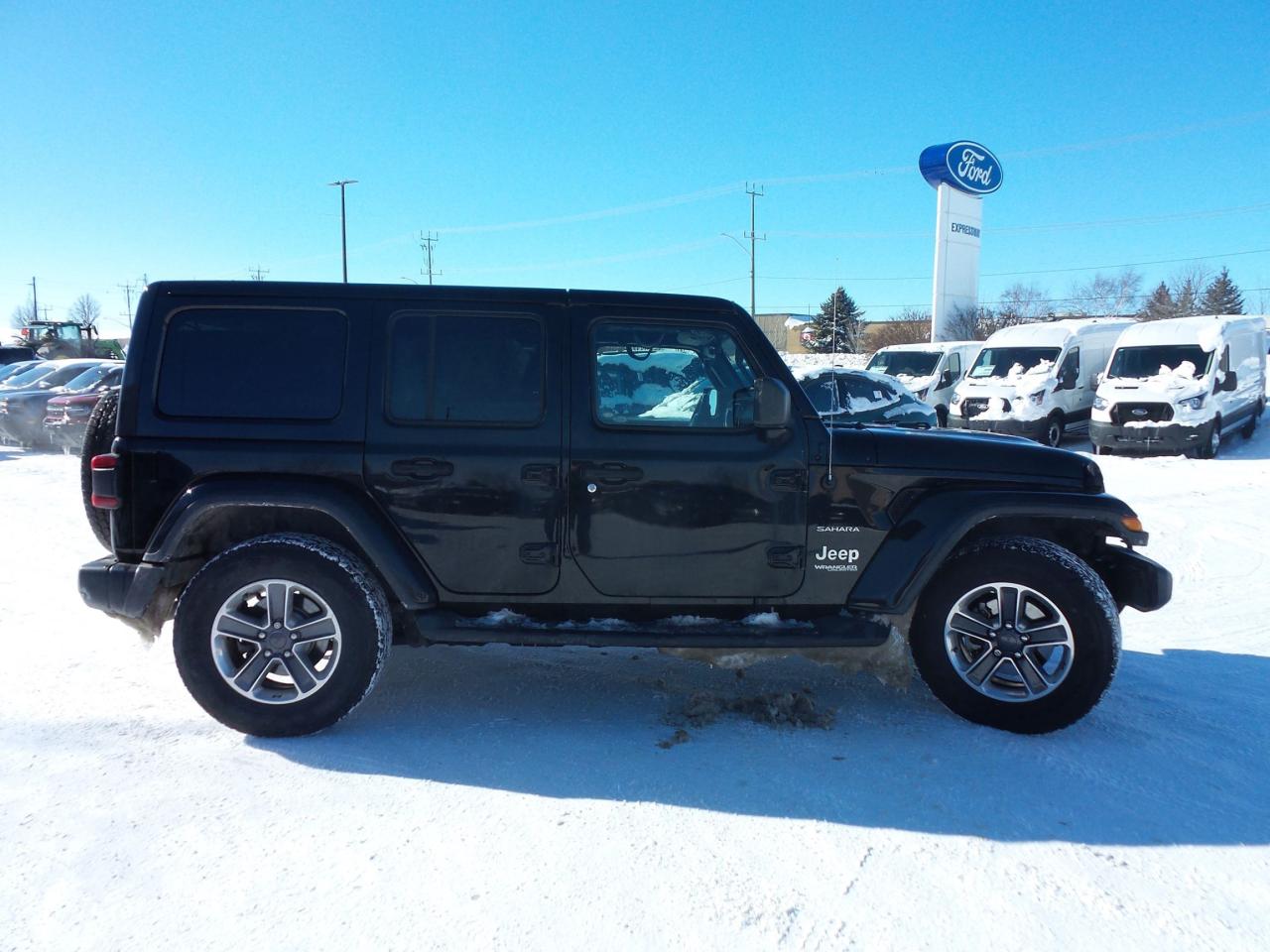 2019 Jeep Wrangler UNLIMITED SAHARA, 2L, LEATHER, NAV, Photo3