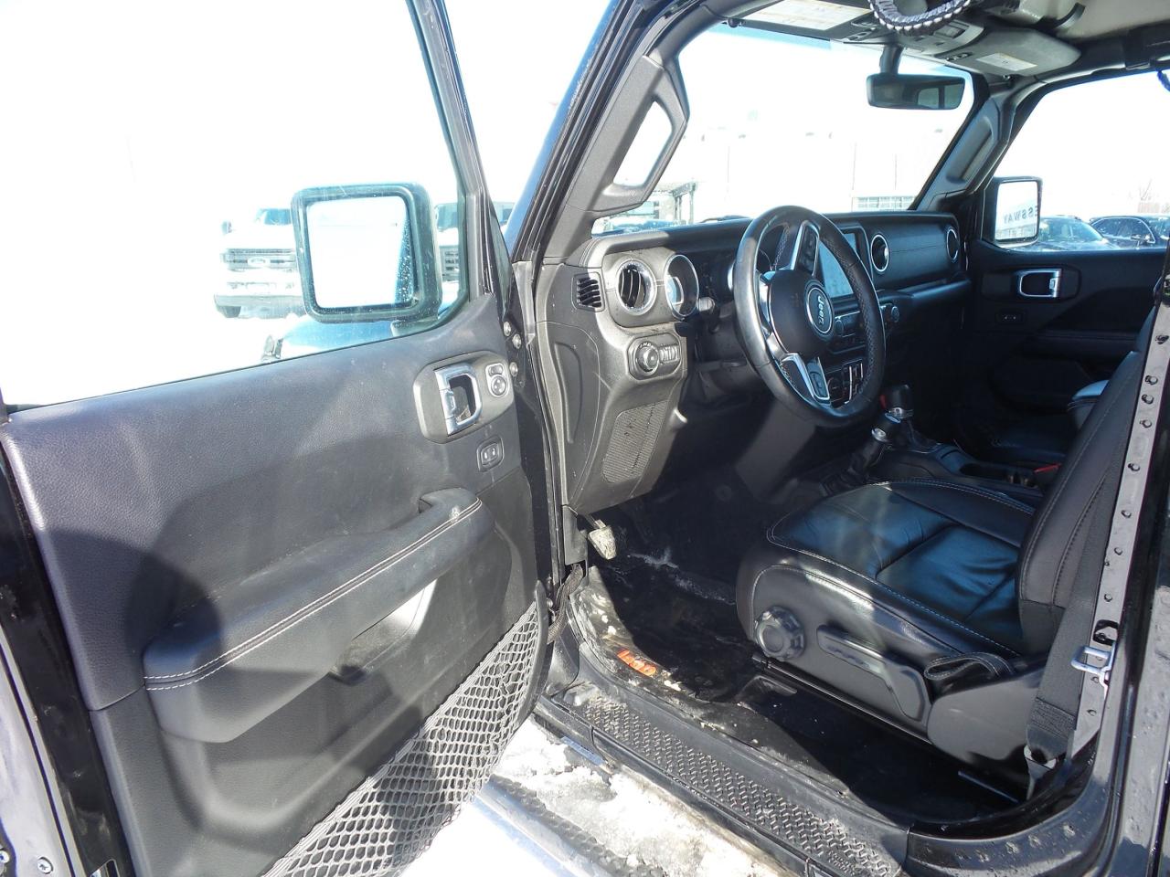 2019 Jeep Wrangler UNLIMITED SAHARA, 2L, LEATHER, NAV, Photo