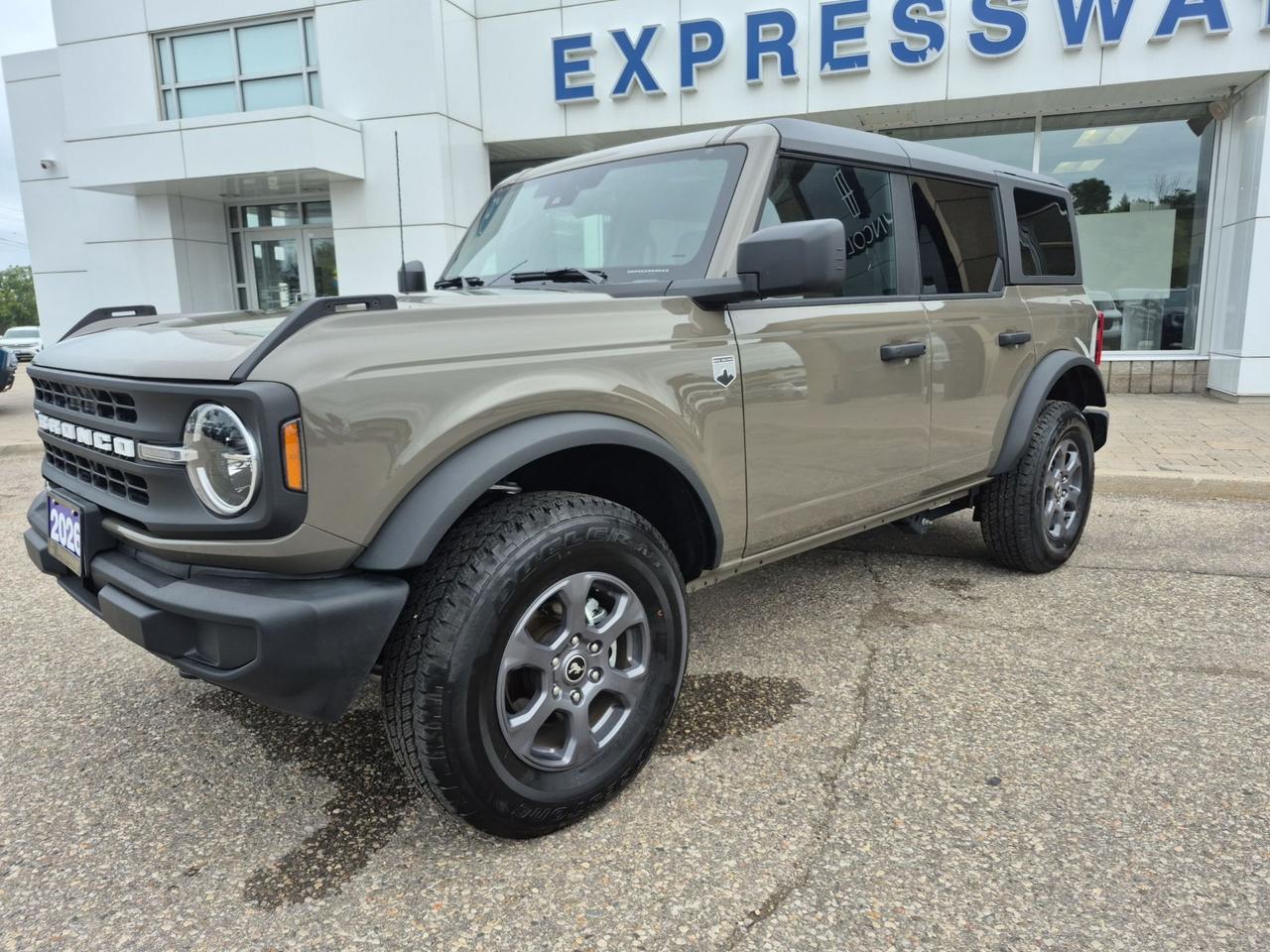 2026 Ford Bronco BIG BEND! HARD TOP! PREVIOUS DEMO! REMOTE START! Photo1