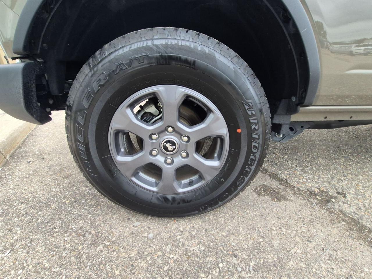 2026 Ford Bronco BIG BEND! HARD TOP! PREVIOUS DEMO! REMOTE START! Photo