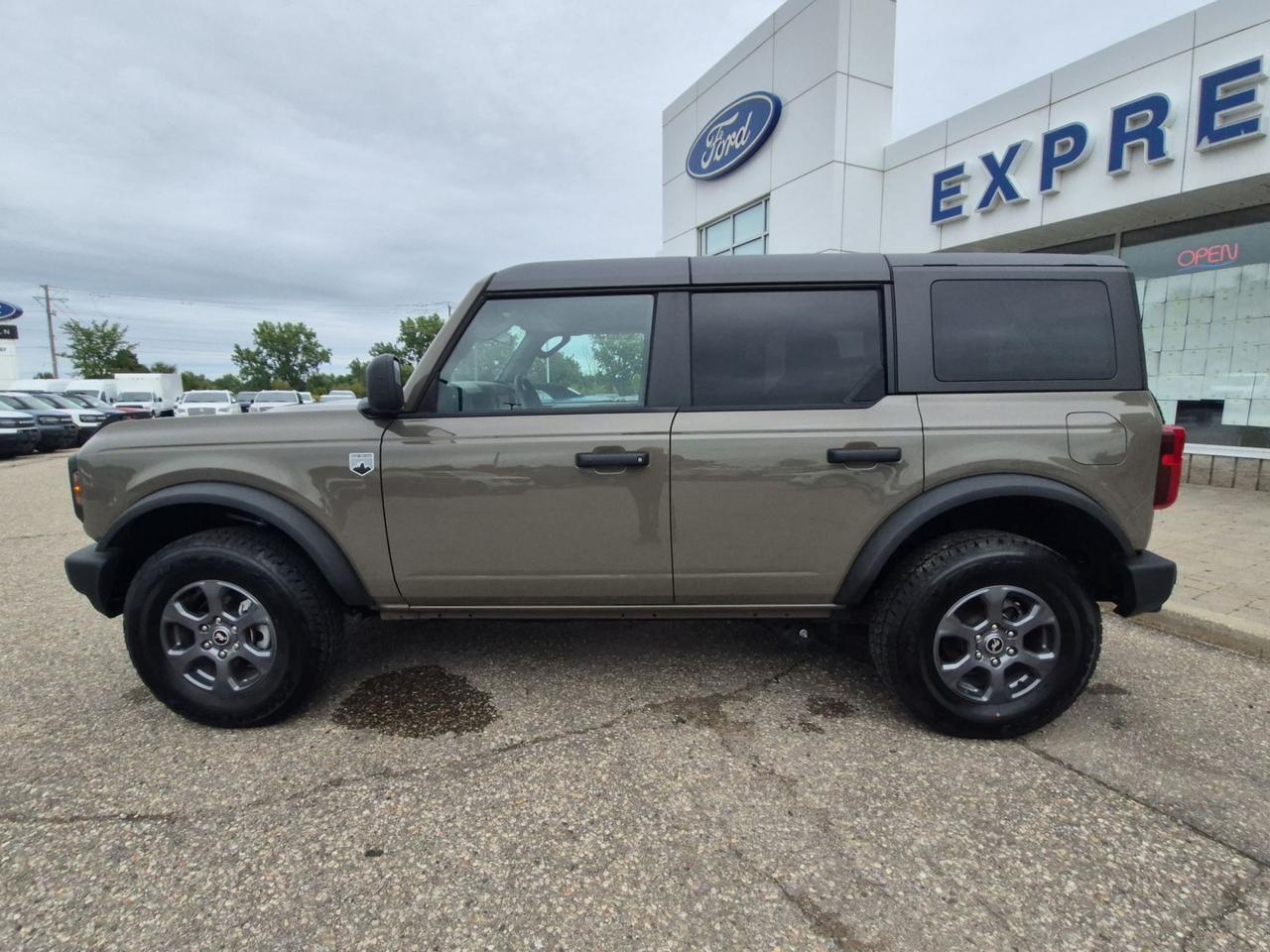 2026 Ford Bronco BIG BEND! HARD TOP! PREVIOUS DEMO! REMOTE START! Photo