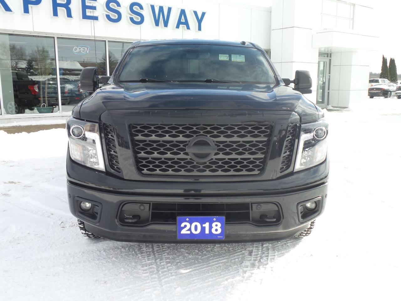 2018 Nissan Titan MIDNIGHT EDITION, SL TRIM, LEATHER, REMOTE START! Photo1