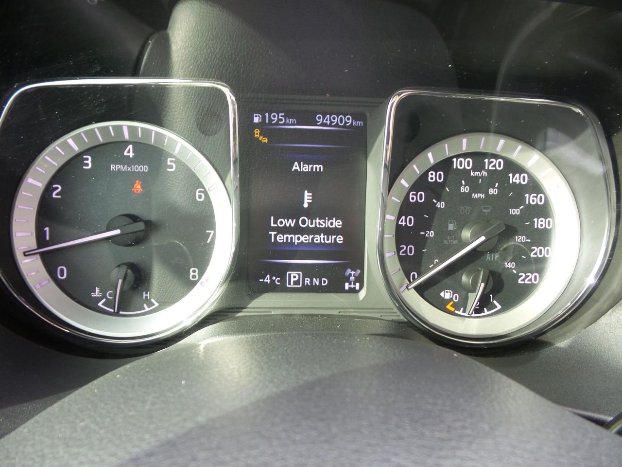 2018 Nissan Titan MIDNIGHT EDITION, SL TRIM, LEATHER, REMOTE START! Photo