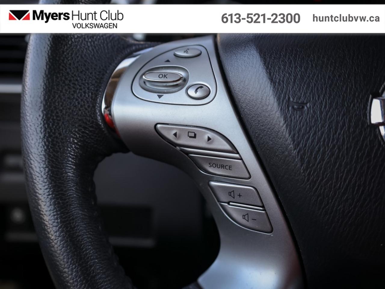 2016 Nissan Murano Platinum  - Leather Seats Photo