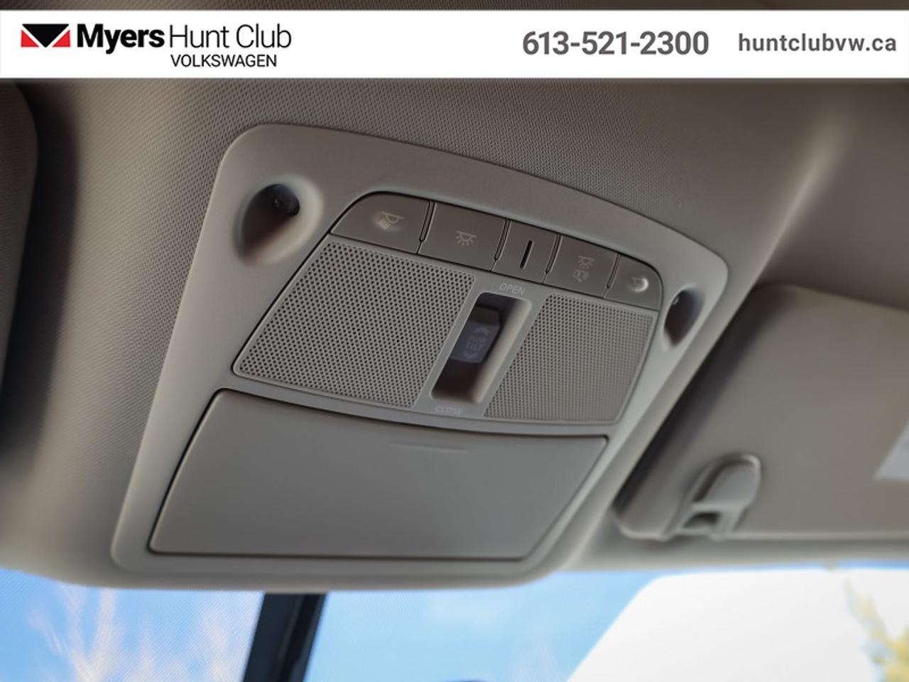 2016 Nissan Murano Platinum  - Leather Seats Photo