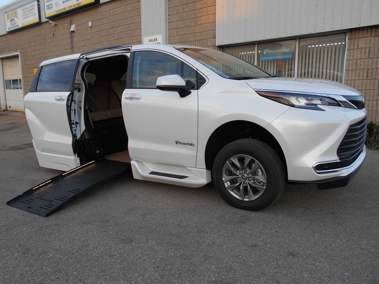 2024 Toyota Sienna XLE-Wheelchair Accessible Side Entry-Power Photo0