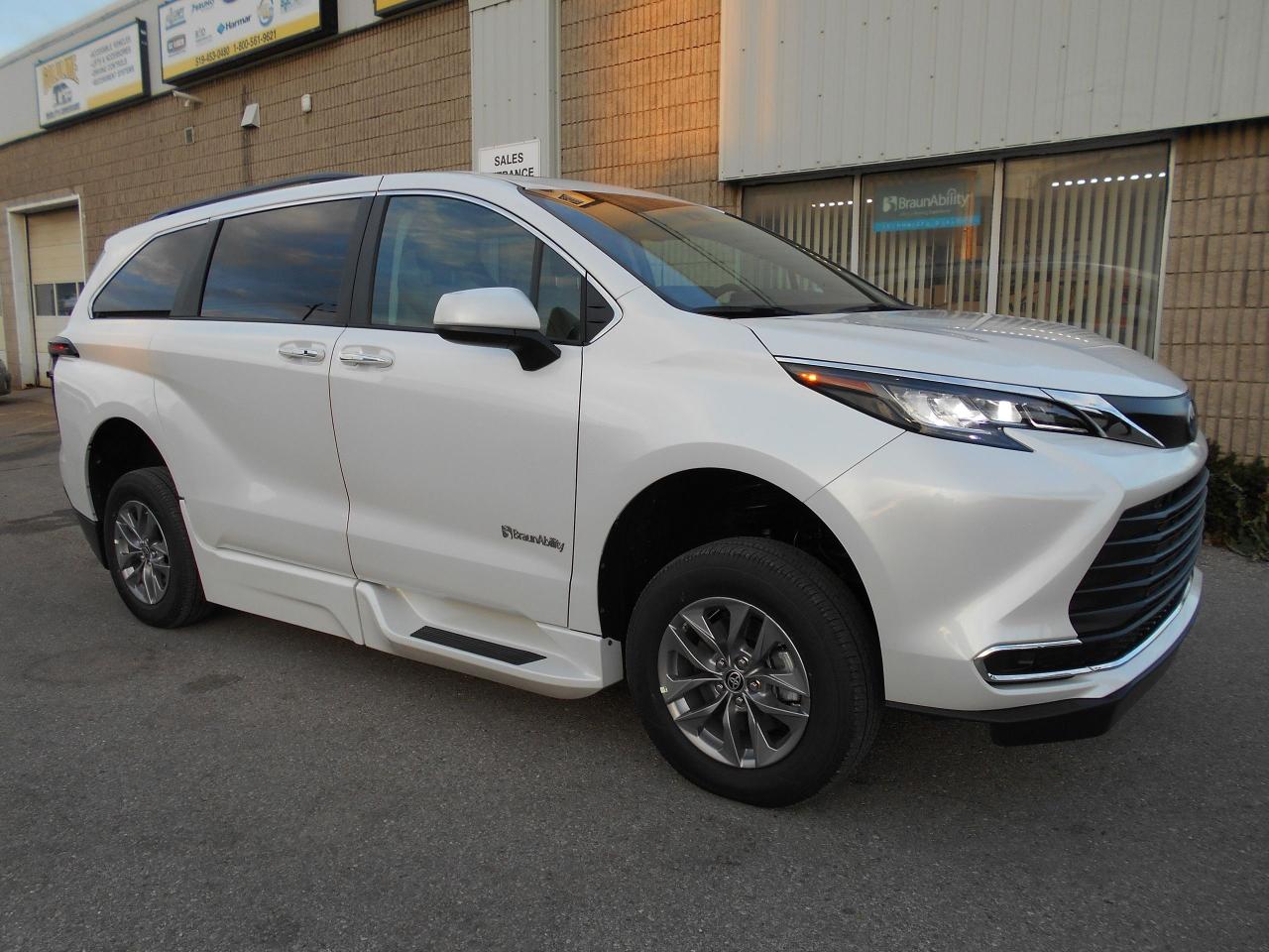 2024 Toyota Sienna XLE-Wheelchair Accessible Side Entry-Power Photo