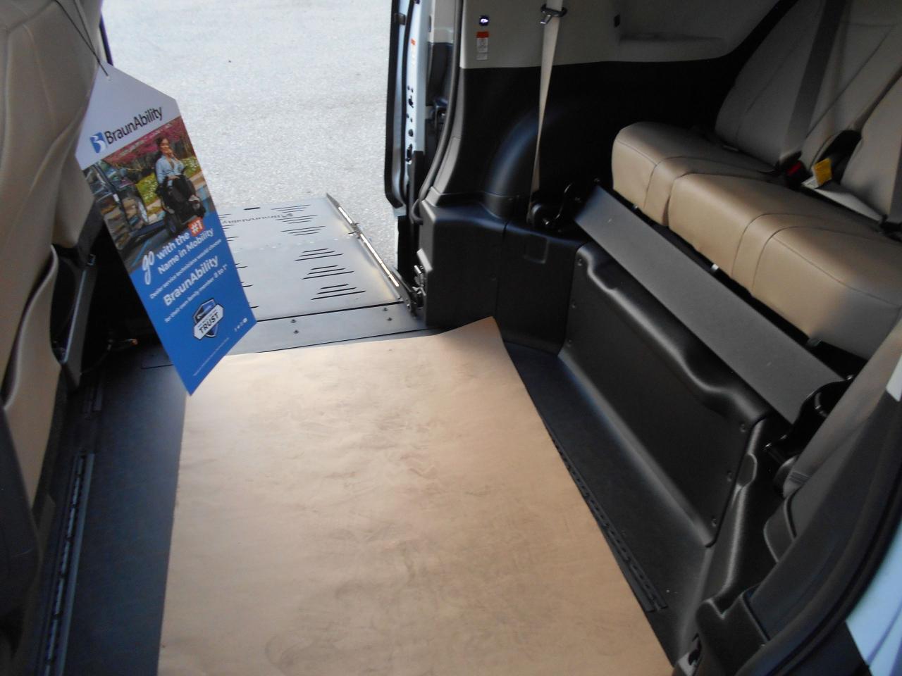 2024 Toyota Sienna XLE-Wheelchair Accessible Side Entry-Power Photo