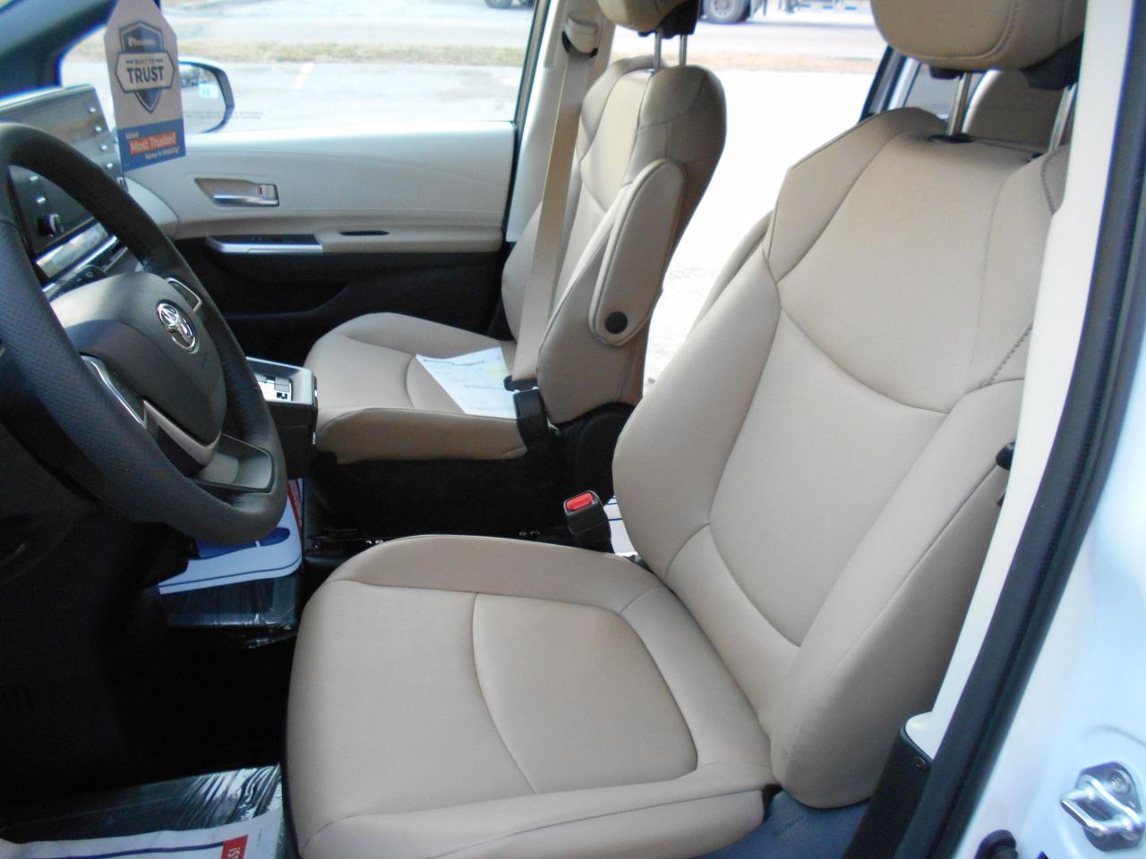 2024 Toyota Sienna XLE-Wheelchair Accessible Side Entry-Power Photo