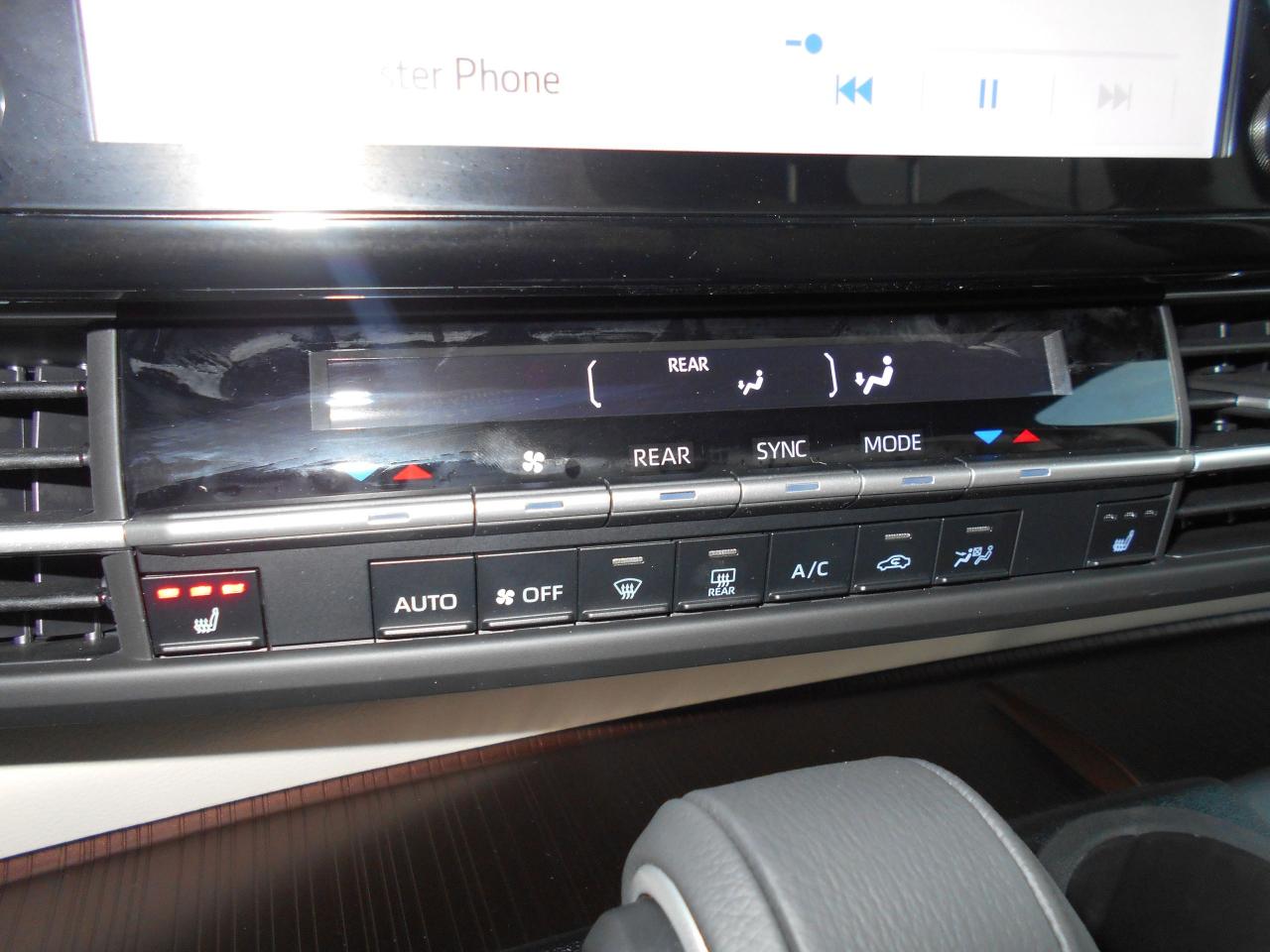 2024 Toyota Sienna XLE-Wheelchair Accessible Side Entry-Power Photo