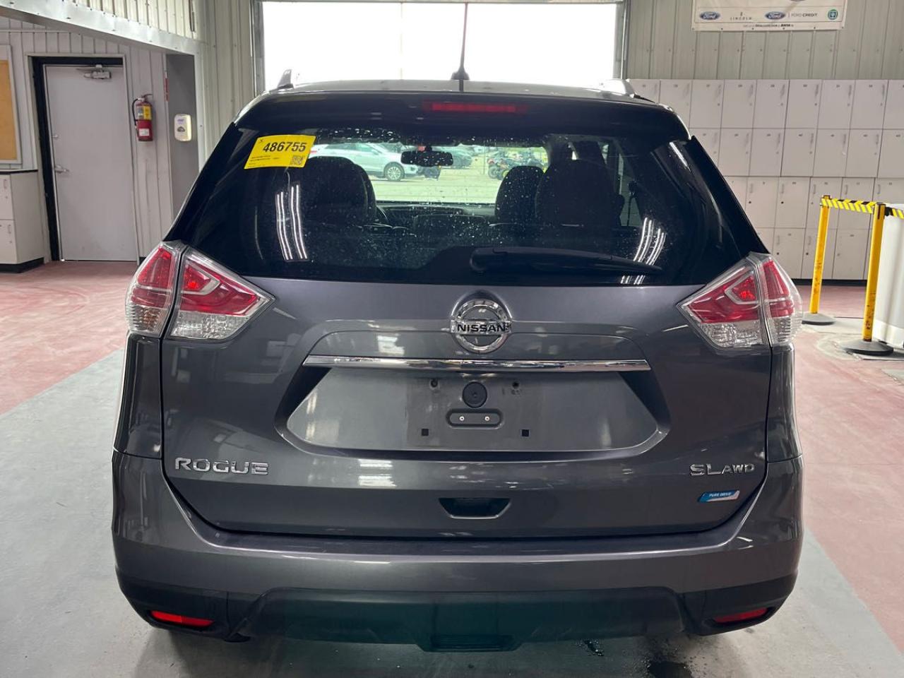 2015 Nissan Rogue SL Photo