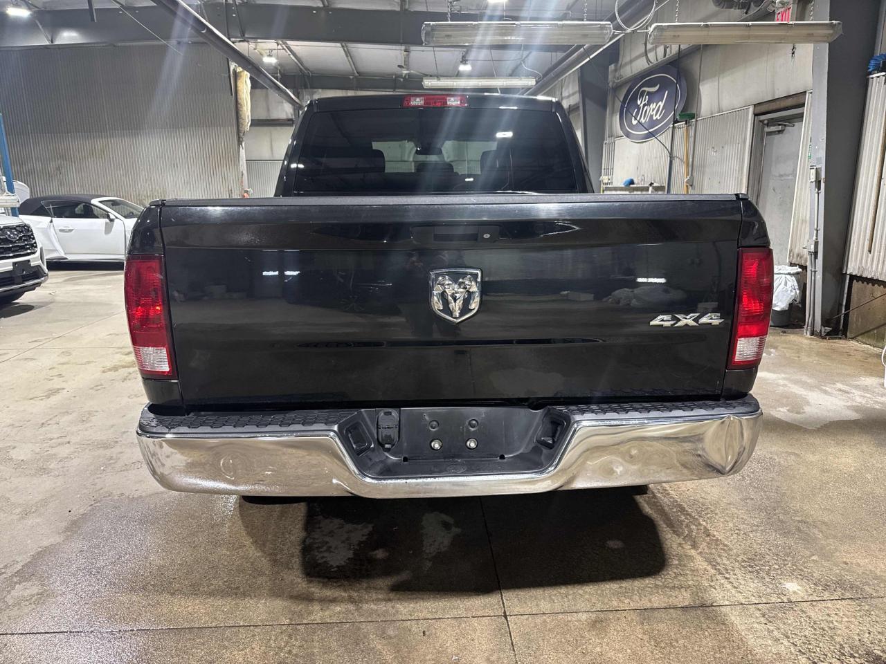 2018 RAM 1500 ST | Crew Cab | 4x4 | Tinted | Alloys | Clean Crfx Photo22