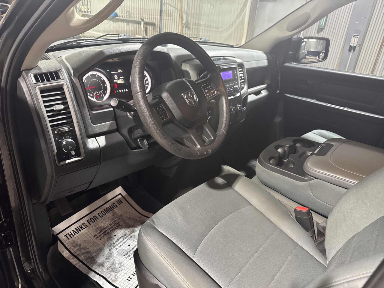 2018 RAM 1500 ST | Crew Cab | 4x4 | Tinted | Alloys | Clean Crfx Photo