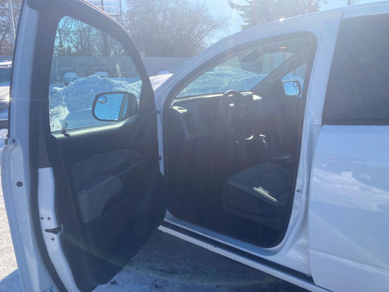 2022 Chevrolet Colorado 4WD 4DOOR 141" 3.6L NO ACCIDENT SAFETY CERTIFEID Photo