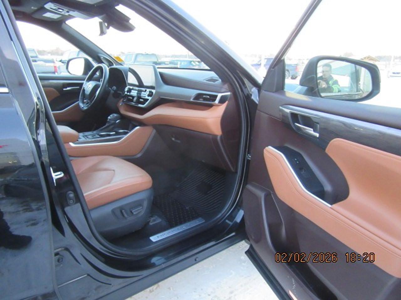 2021 Toyota Highlander Hybrid Limited Photo