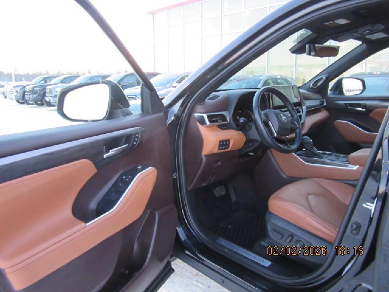 2021 Toyota Highlander Hybrid Limited Photo