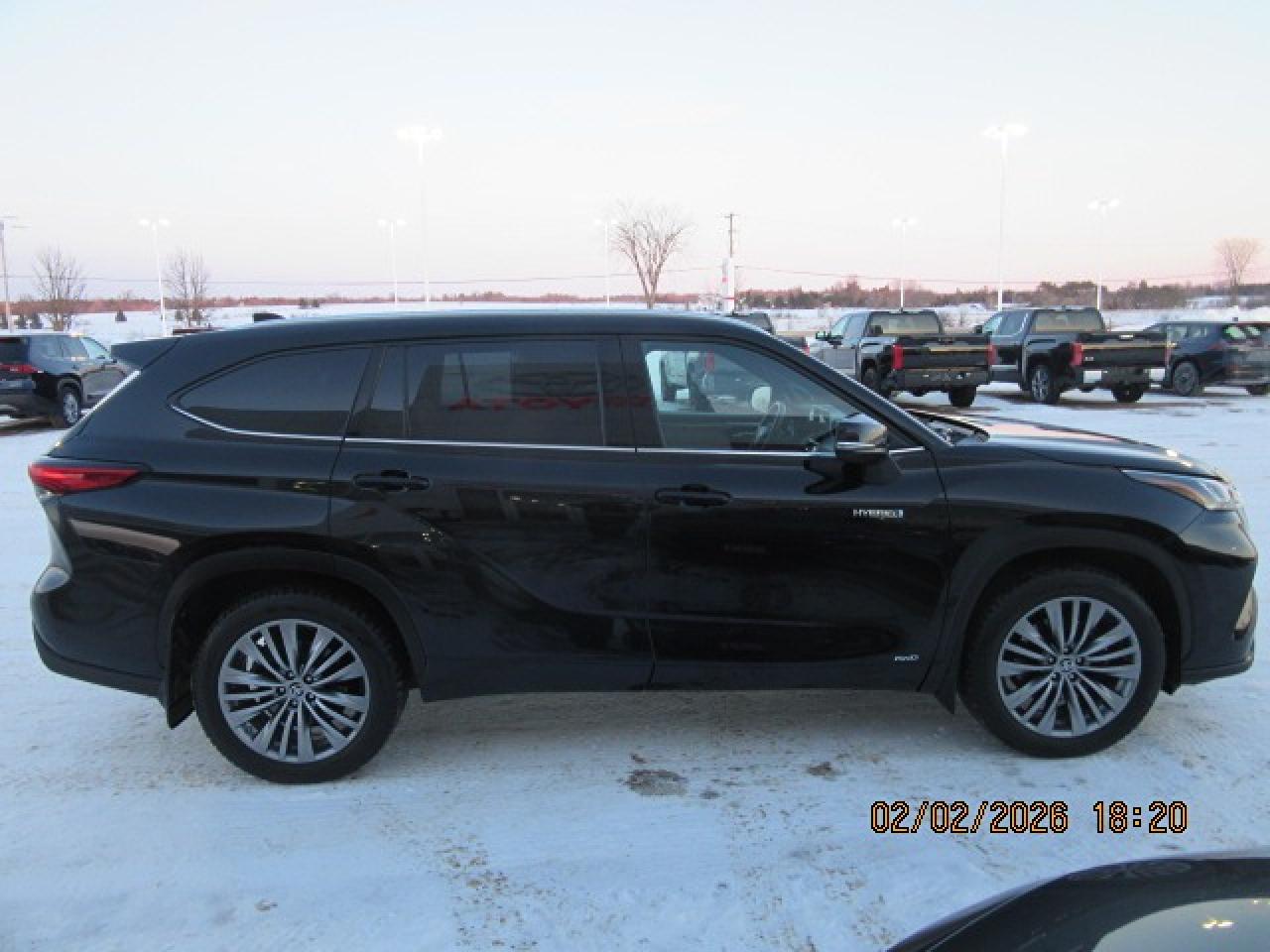 2021 Toyota Highlander Hybrid Limited Photo