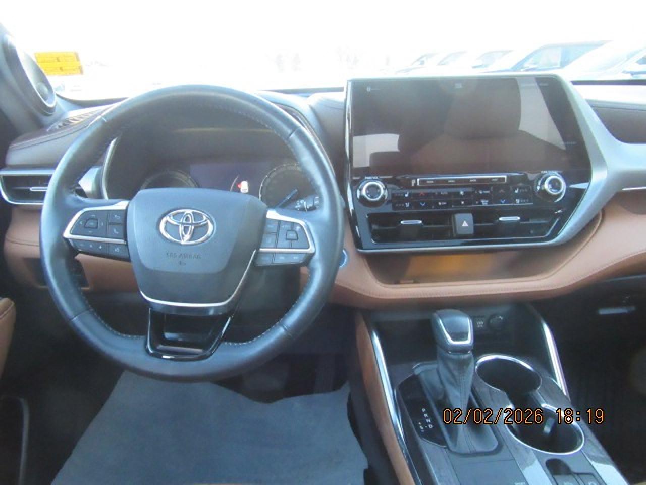 2021 Toyota Highlander Hybrid Limited Photo