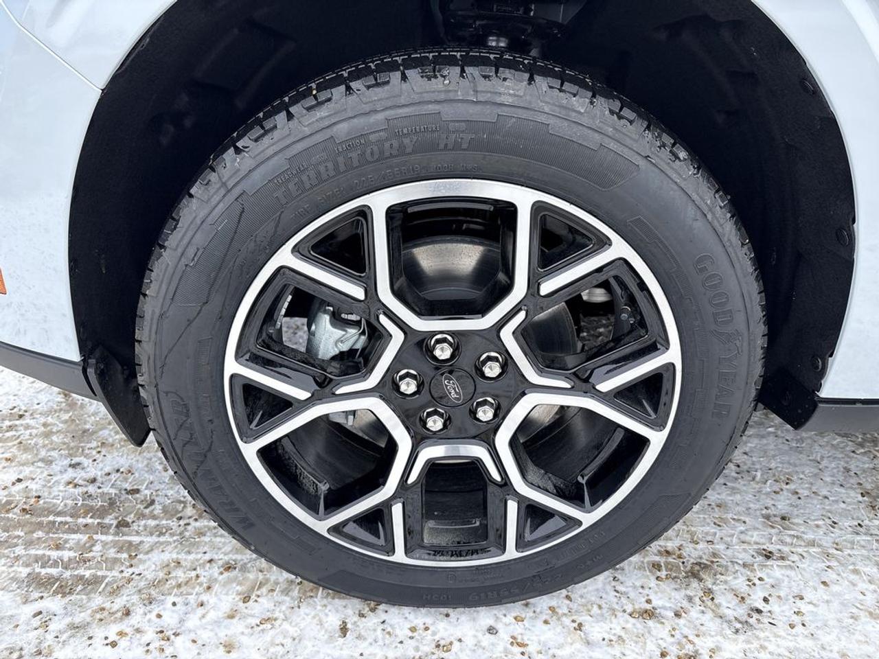 2026 Ford Maverick LARIAT 501A Photo2