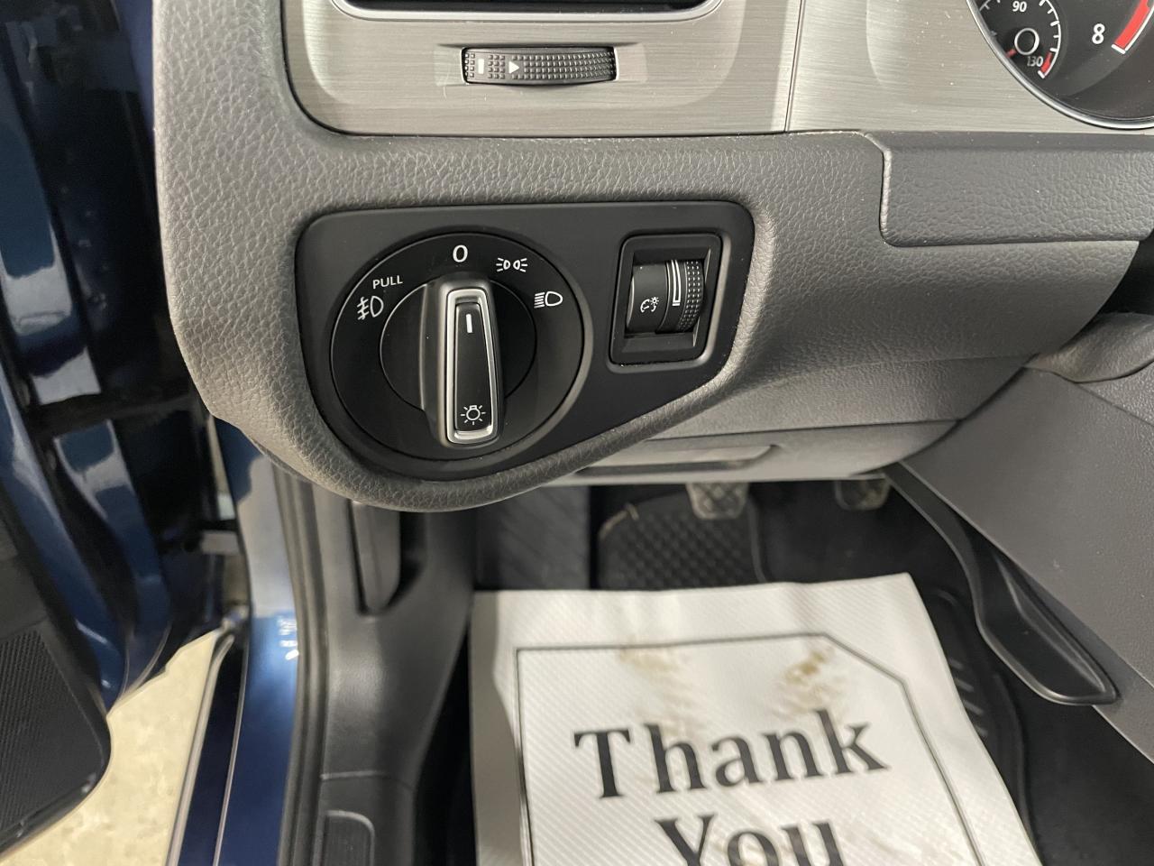 2017 Volkswagen Golf TRENDLINE Photo