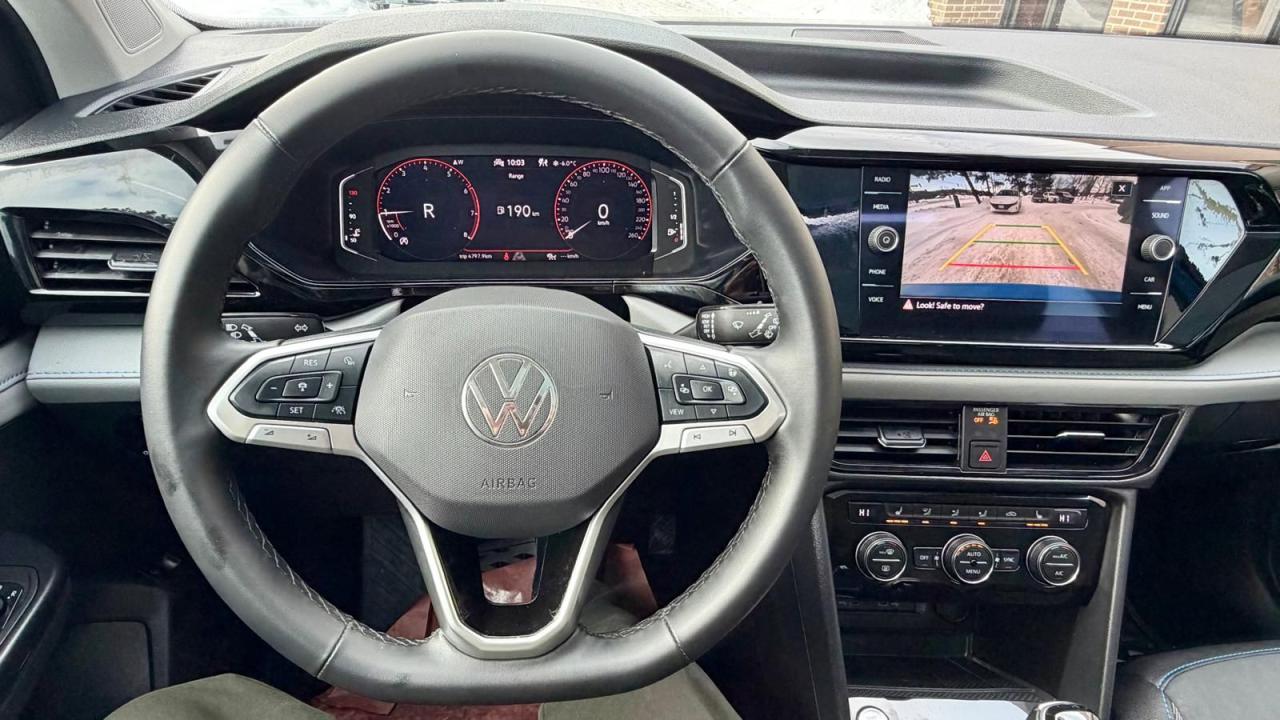 2024 Volkswagen Taos Comfortline Black Edition Photo