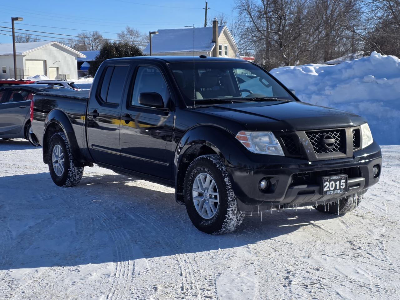 2015 Nissan Frontier SL Crew Cab LWB 5AT 4WD Photo