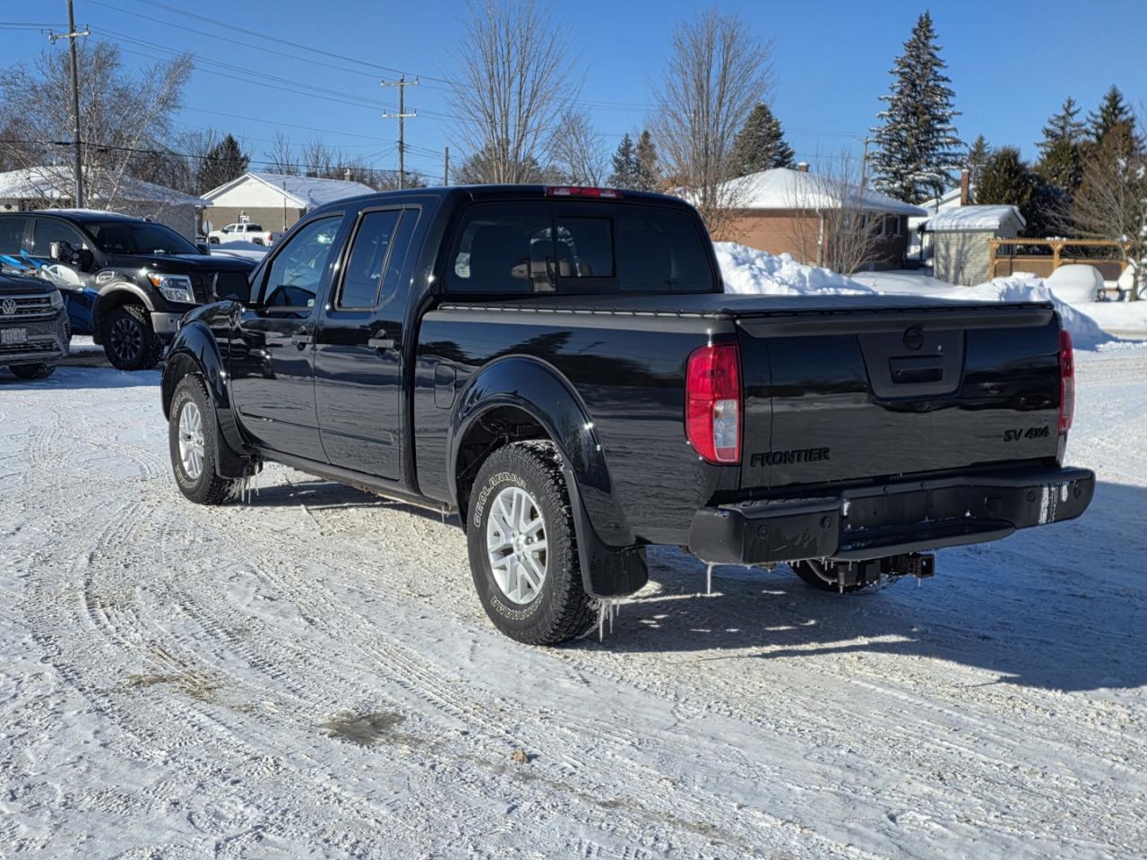 2015 Nissan Frontier SL Crew Cab LWB 5AT 4WD Photo
