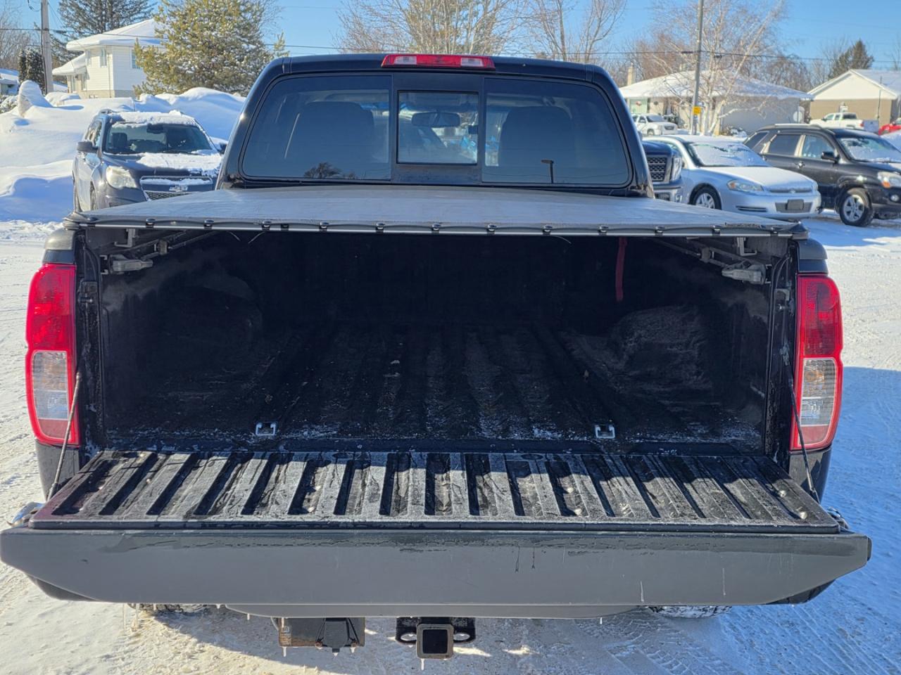 2015 Nissan Frontier SL Crew Cab LWB 5AT 4WD Photo