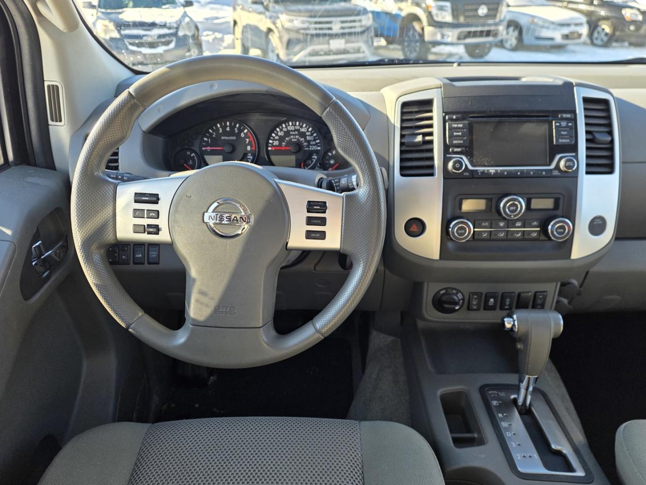 2015 Nissan Frontier SL Crew Cab LWB 5AT 4WD Photo