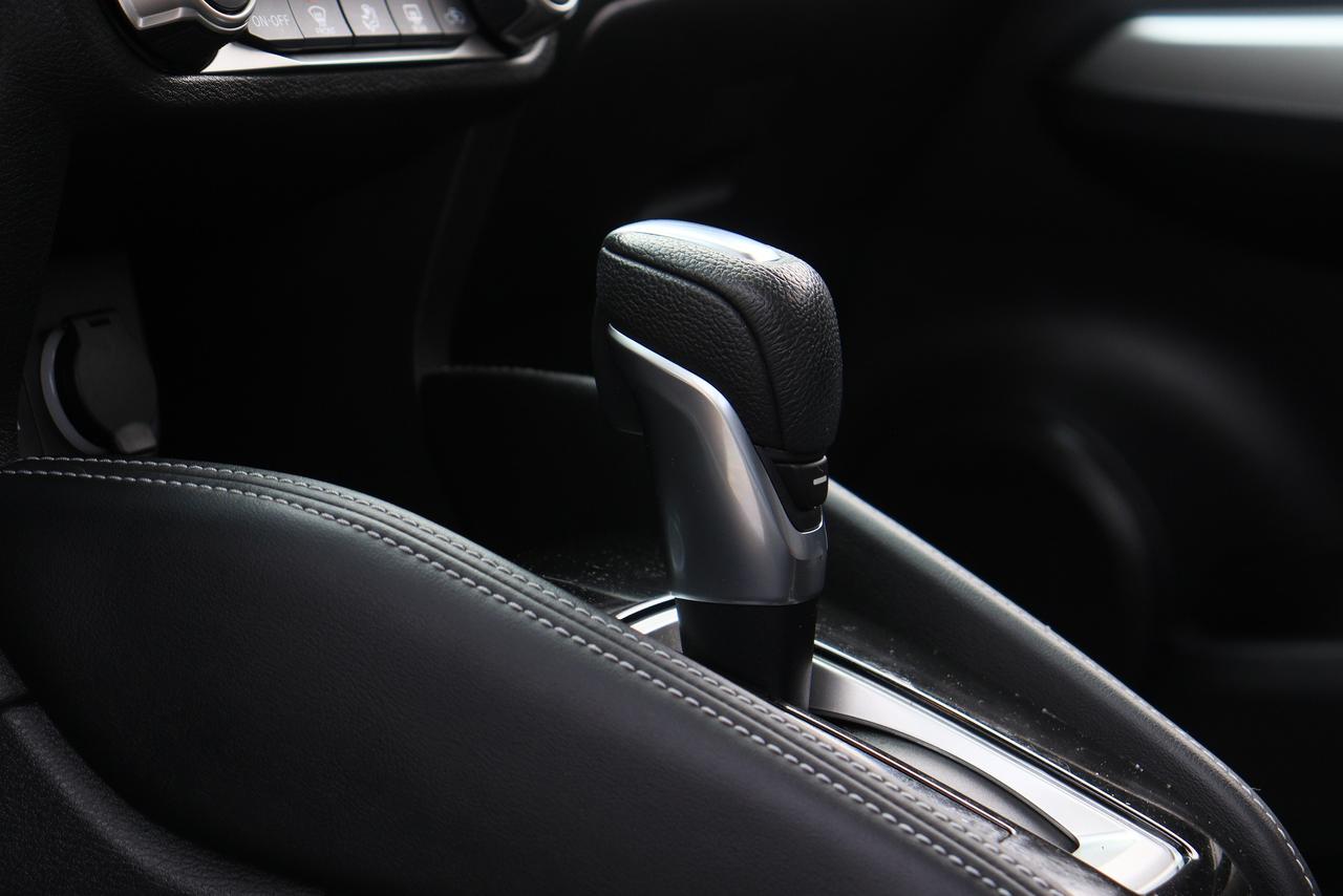 2019 Nissan Kicks SR | Leather | 360° Cam | CarPlay | Alloys | BSM++ Photo