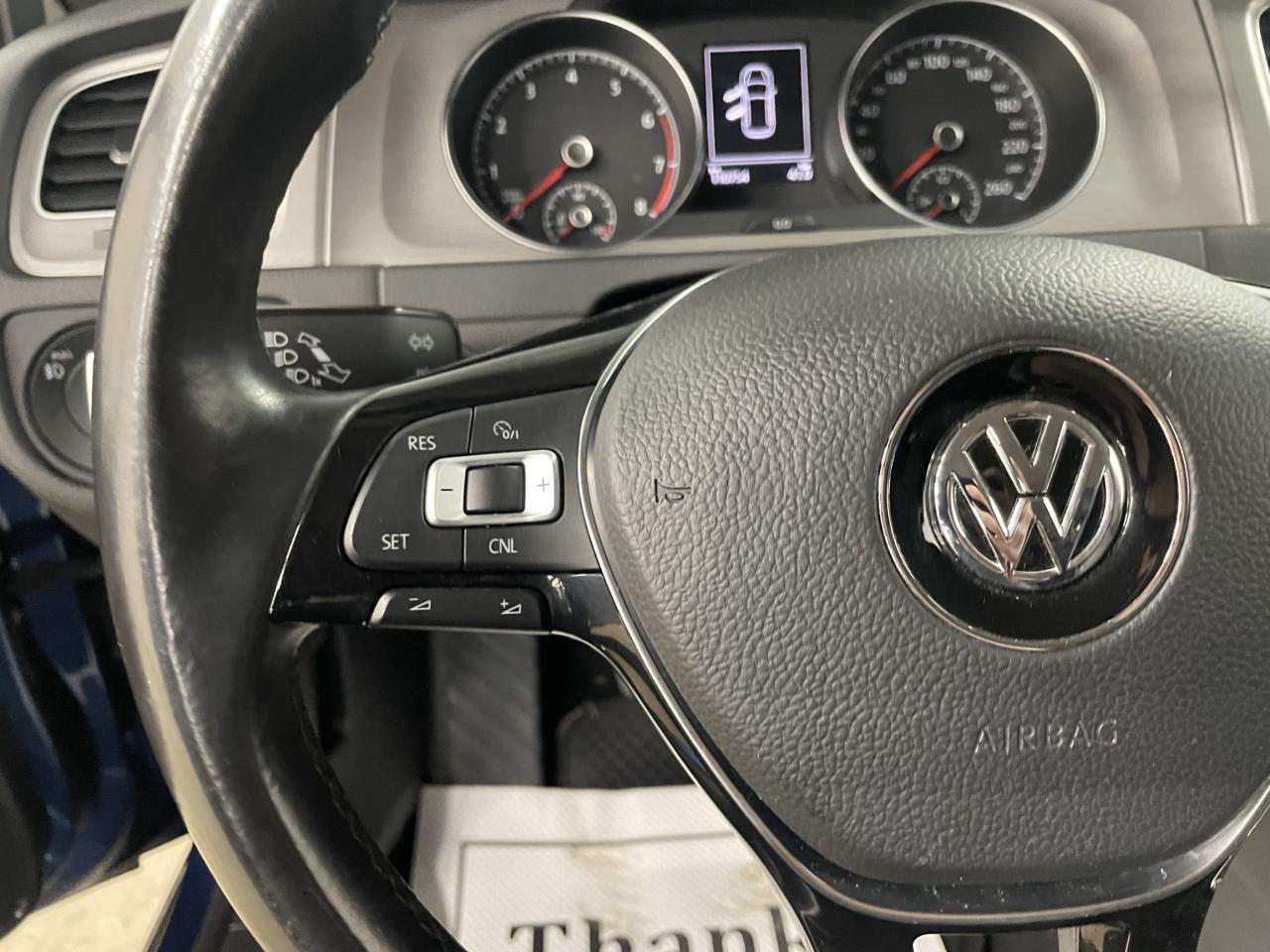 2017 Volkswagen Golf TRENDLINE