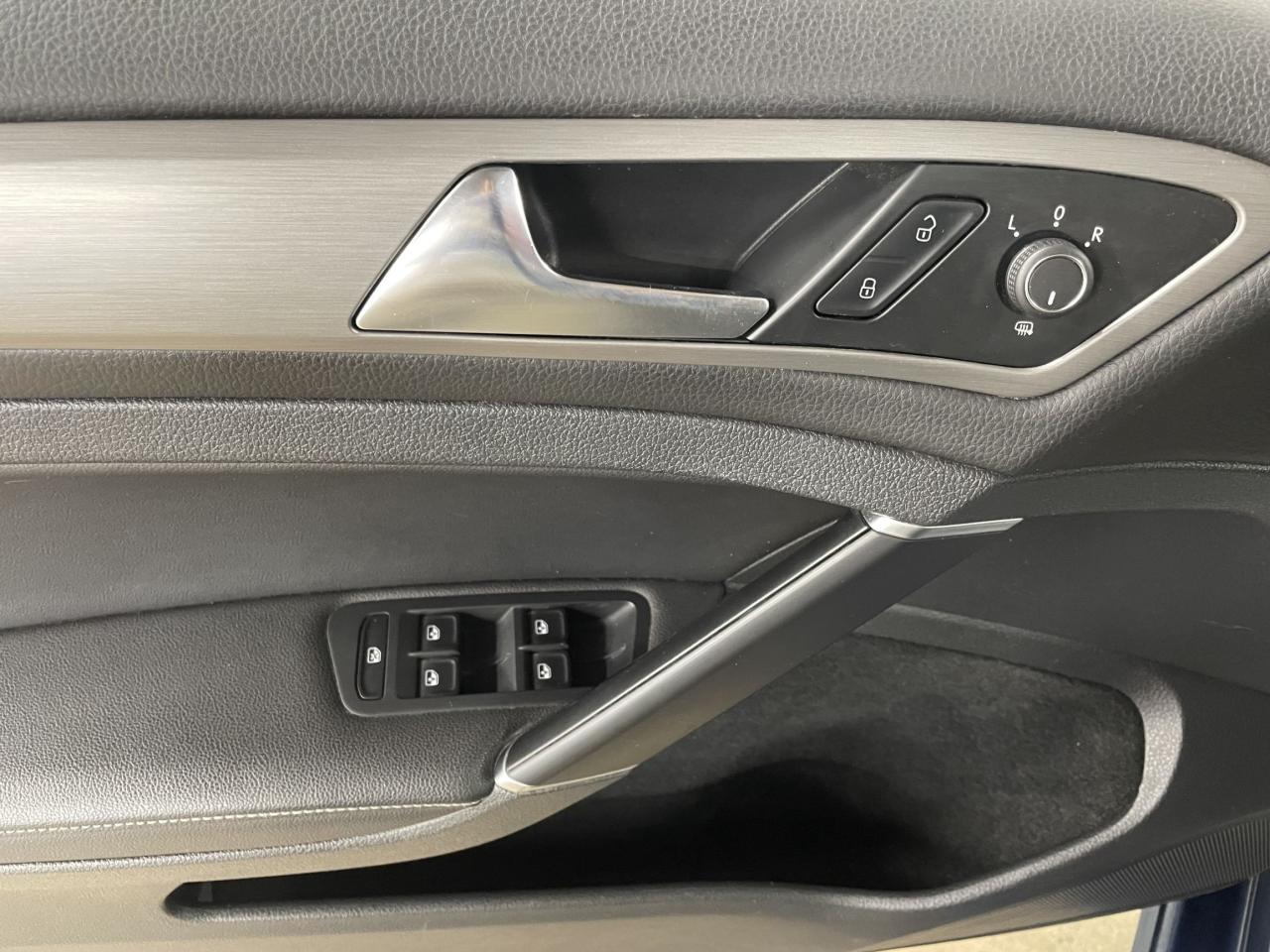 2017 Volkswagen Golf TRENDLINE