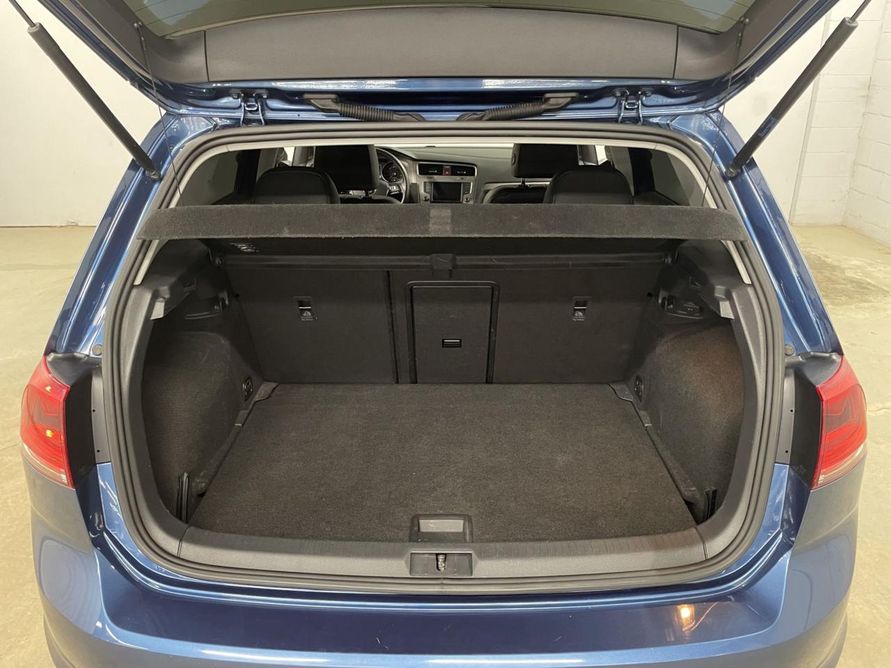 2017 Volkswagen Golf TRENDLINE