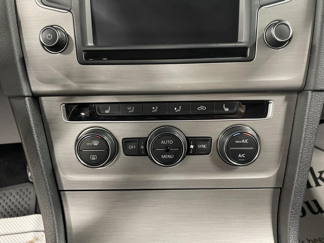 2017 Volkswagen Golf TRENDLINE